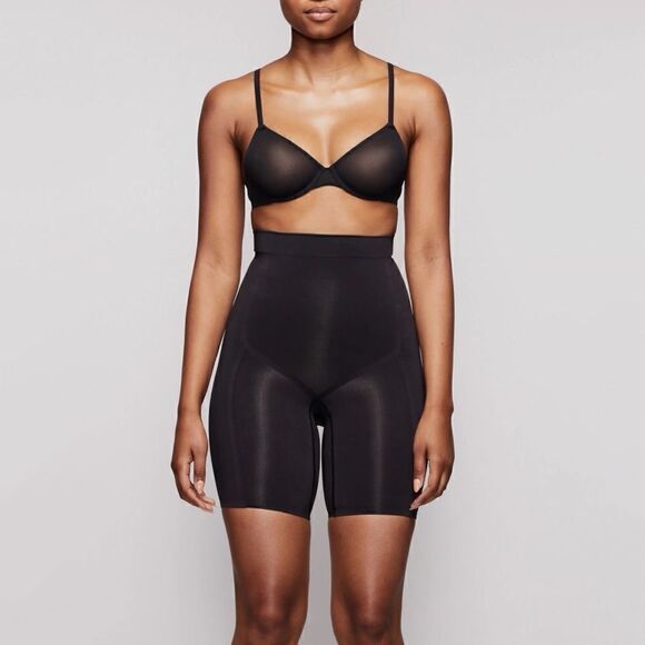 SKIMS High Waisted Bonded Short in Onyx - Picture 1 of 6